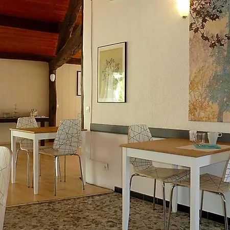 Hotel Vila فرونتينيان