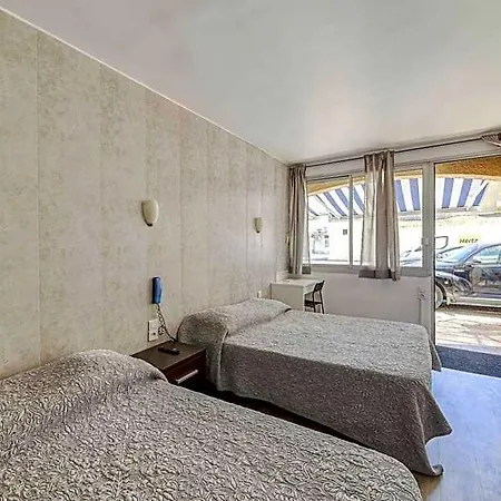 فندق Hotel Vila 2*